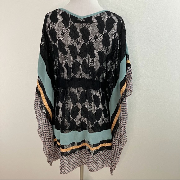 Ryu | Black Lace Shrug Top - Picture 12 of 14